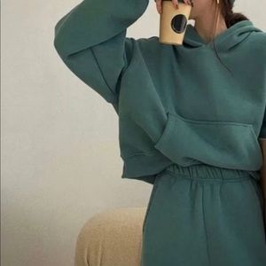 Sage Women’s Sweatshirt and Pants